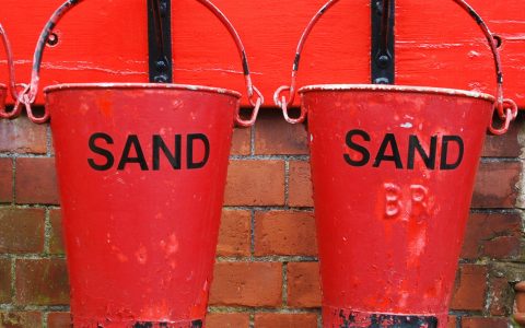 bucket_sand